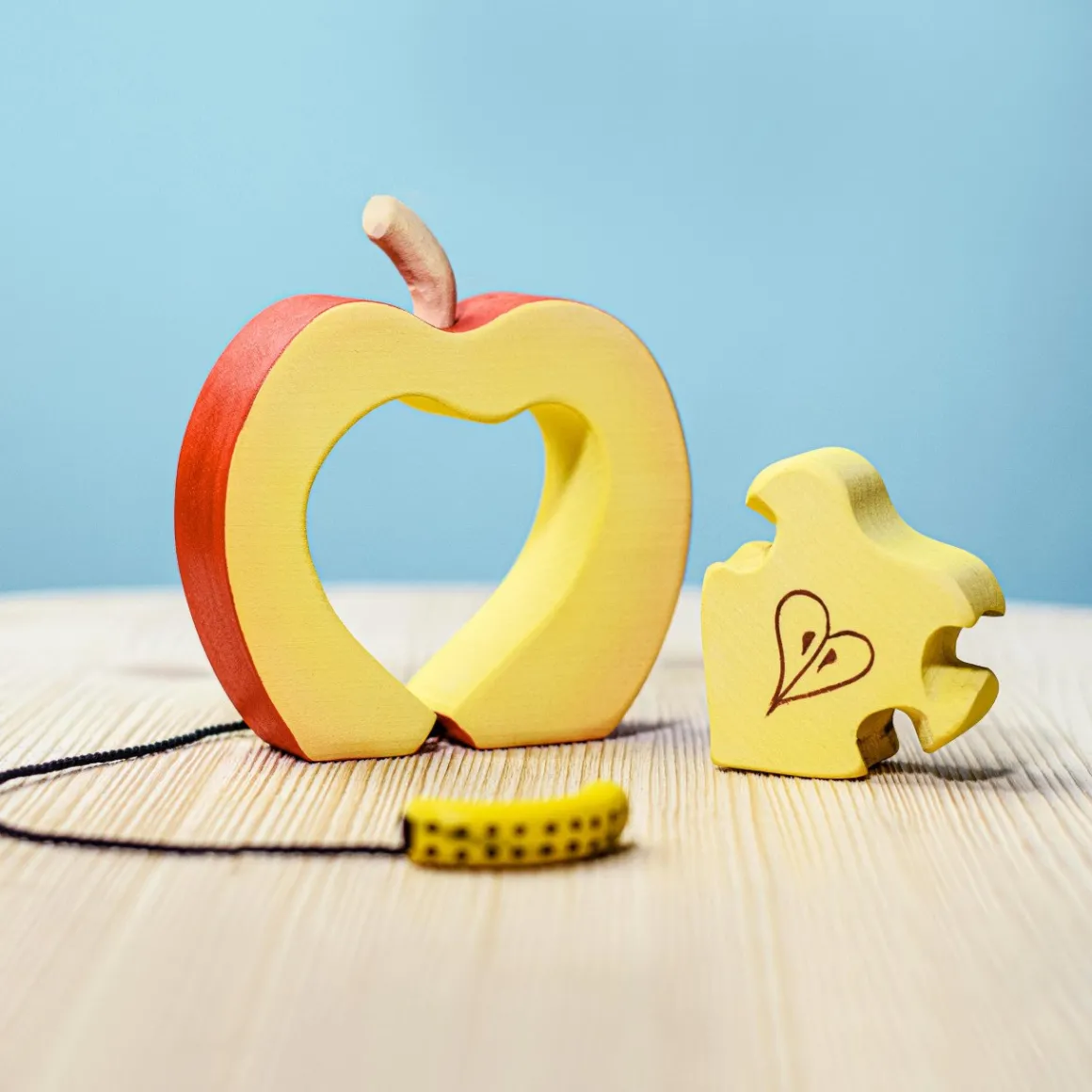 BumbuToys Apple with Worm Online