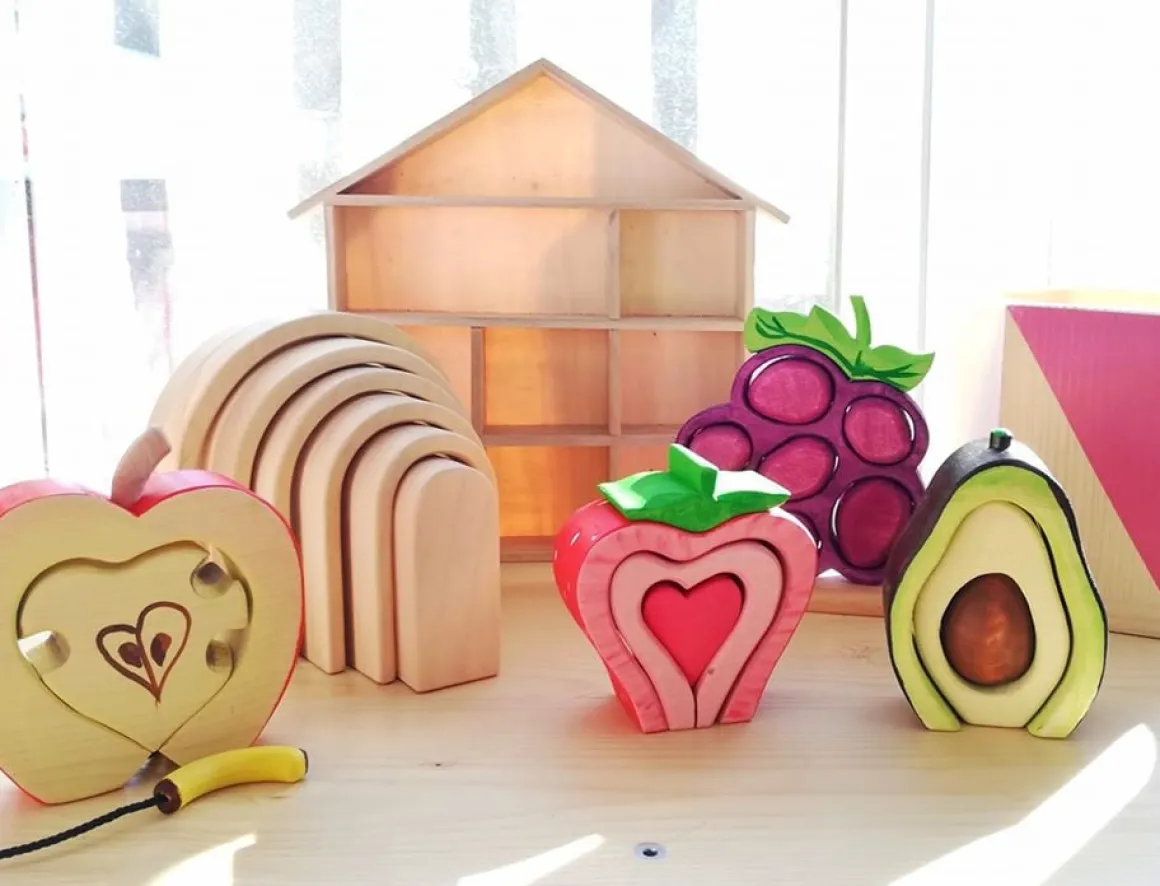 BumbuToys Apple with Worm Online