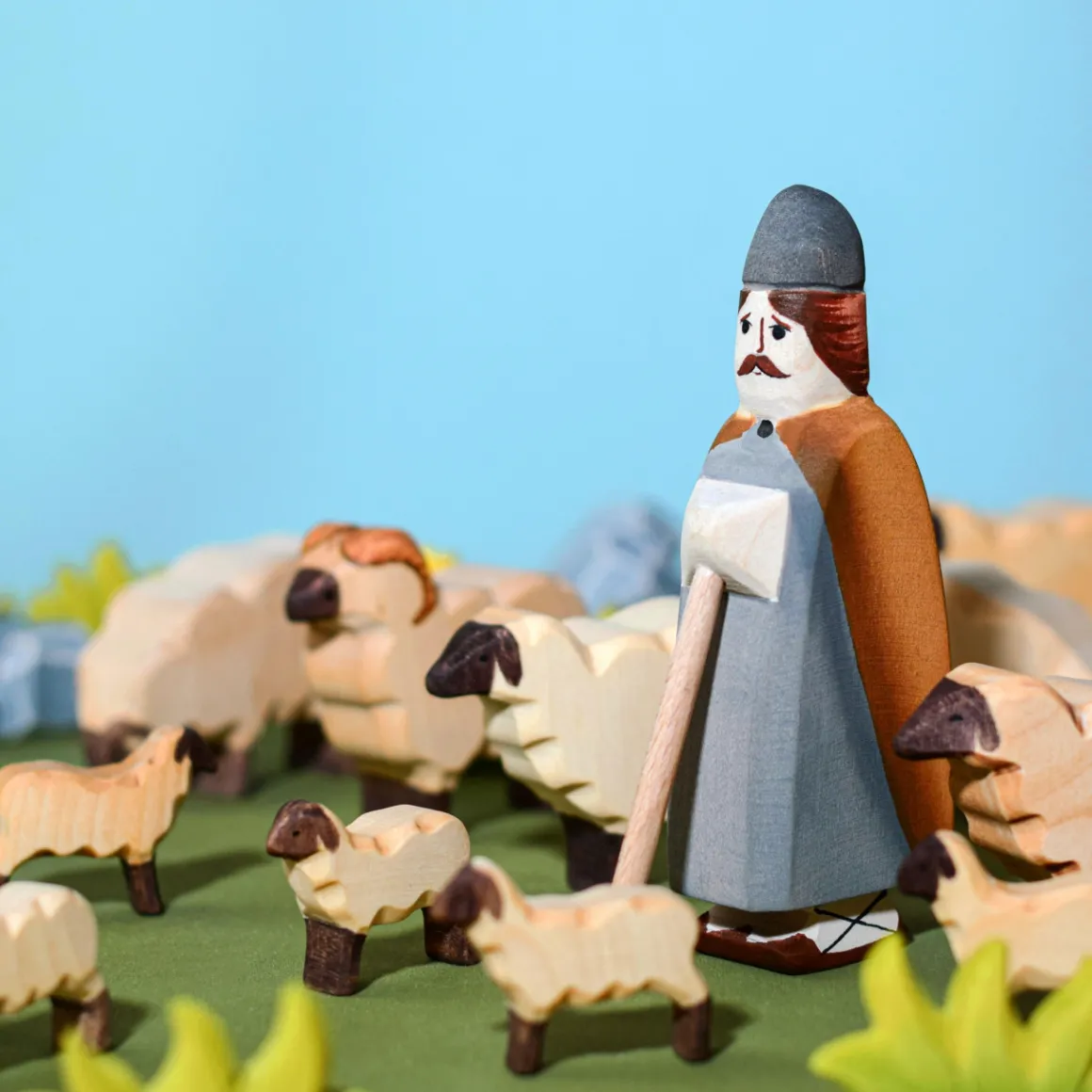 BumbuToys Shepherd Standing Online