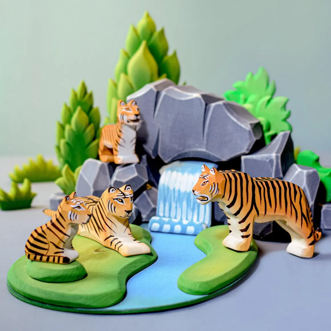 BumbuToys Tiger Standing Best